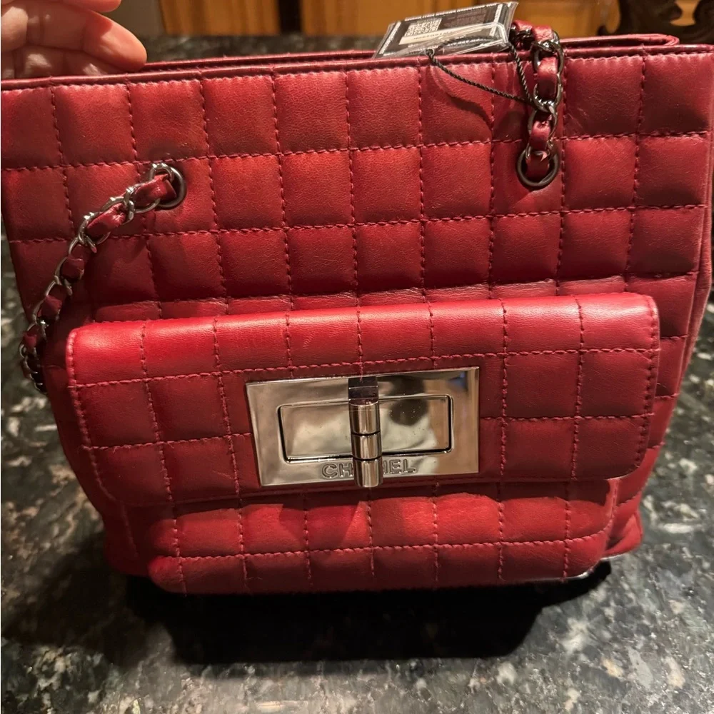 CHANEL Red Quilted chocolate bar Tote with Silver Chain - Picture 1 of 8